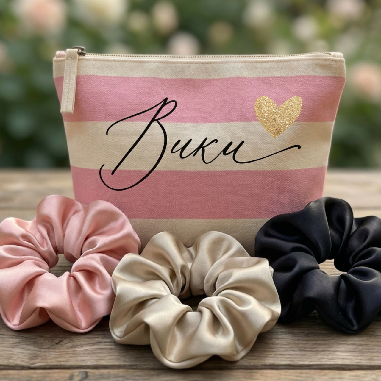 Подаръчен комплект: несесер, скрънчи и портмоне